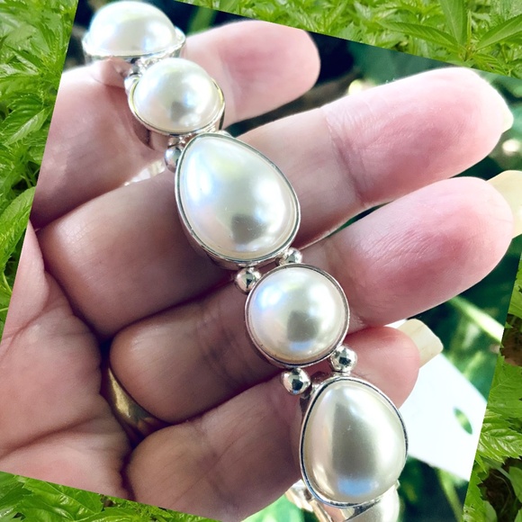 Pearl Cabochon Stretch Bracelet ⭐️ BELK $24 RETAIL ⭐️New w/ Tag - Picture 2 of 8